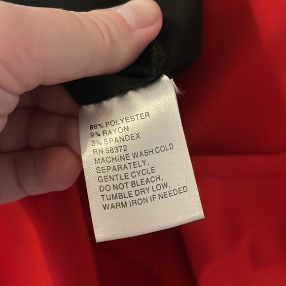 Sexy for Valentine’s Day Voir Voir red lace dress size 10 sheath - Picture 5 of 5